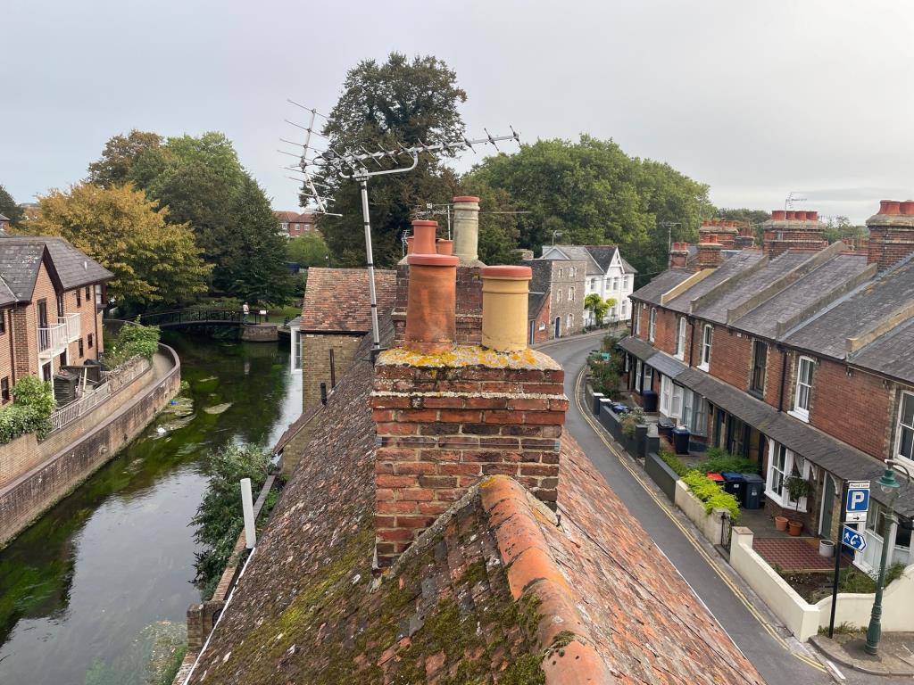 Lot: 52 - THREE-BEDROOM CITY CENTRE RIVERSIDE PROPERTY - View from second floor bedroom